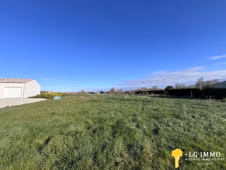 terrain en partie à bâtir de 2011 m2