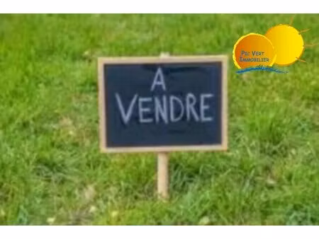 terrain constructible non viabilisé de 1200 m².