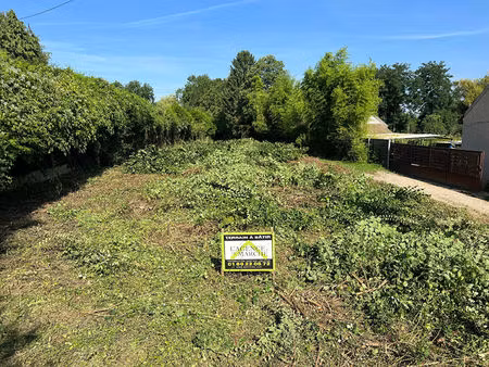 terrain constructible de 600 m² a st cyr sur morin