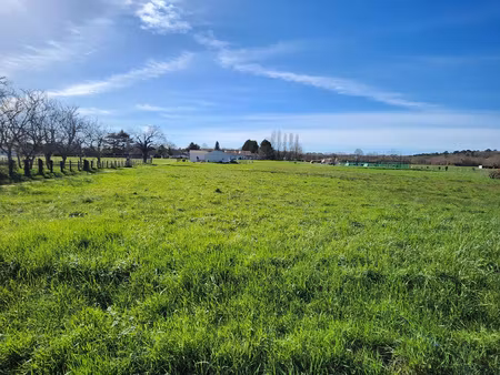 st-front de pradoux  terrain constructible de 1838m2!