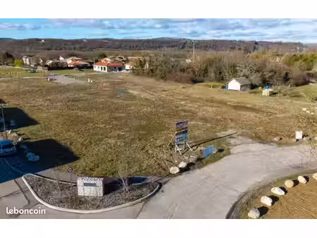 terrain 594 m² saint romans