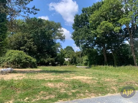 en vente terrain constructible 5 63 ares – 75 759 € |sainte-gemmes-d'andigné