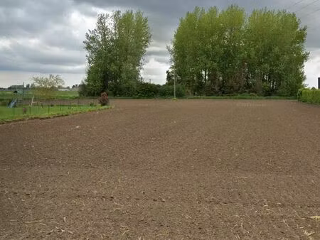 terrain 1744 m² saméon