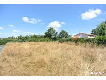 terrain constructible de 528 m²