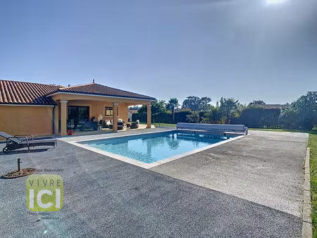 maison de plain-pied 163.85 m2