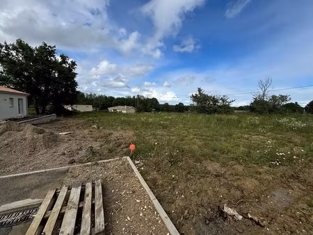 vente terrain 700 m² à capian (33550)  99 000 €