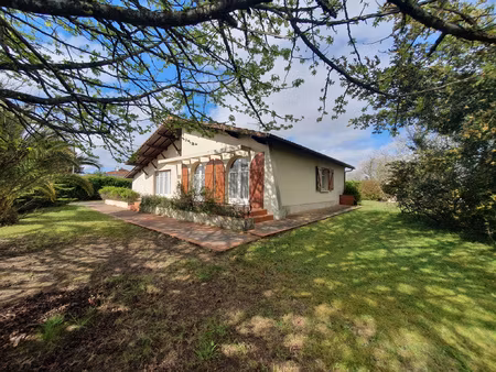 a hagetmau maison 140 m2 sur un terrain 1530 m2