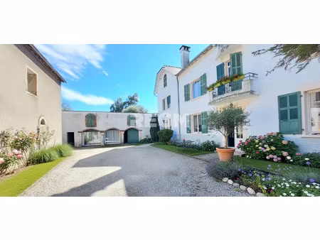 propriété de caractère avec un terrain de 1500m2 -10mn de