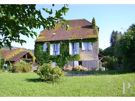 vente maison 8 pièces 336 m² à lons-le-saunier (39000)  330 000 €