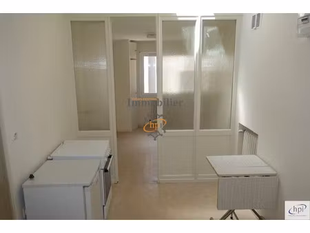 location appartement 1 pièce 20 m² à saint-affrique (12400)  265 €
