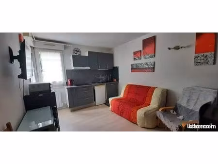 joli studio totalement rénové et meublé