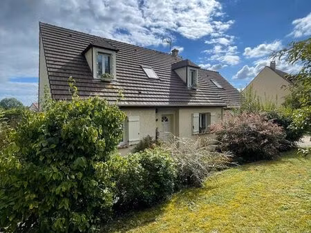 maison 8 pièces 151 m²