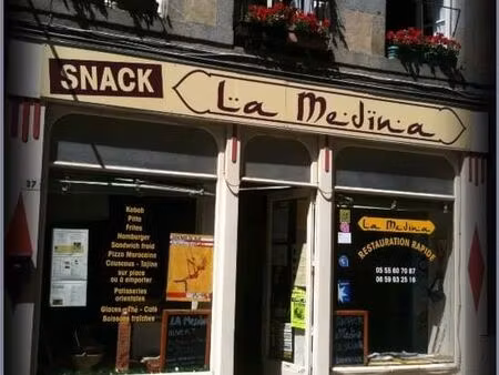 immeuble à vendre en plein centre-ville du dorat (87210) - idéal investisseur