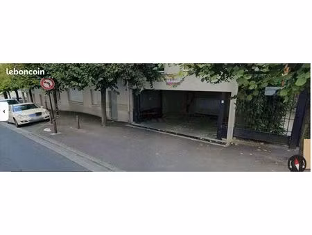 parking/box 13 m² sartrouville