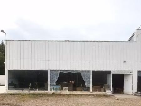 local commercial 240m²