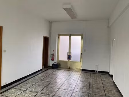 surface bureau commerce de 120 m2