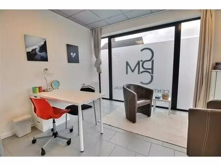 bureau de 12m² à louer  proche des grands axes