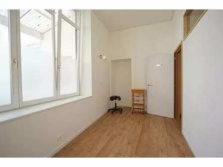 bureaux à louer à rue sous le château 53 huy (vbb75875)