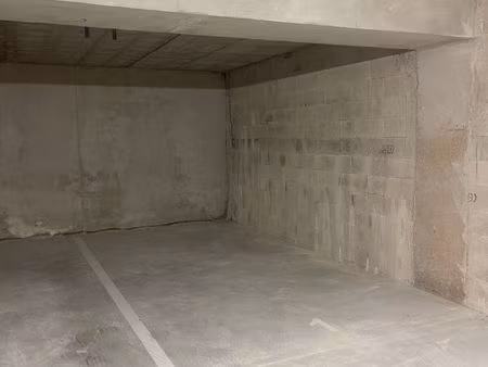 vente parking tinqueux 51430 - 10500 € - surface privée