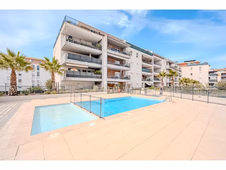 vente appartement le lavandou 83980 - - surface privée