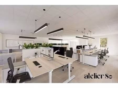 forest bureaux. 110 m2. parkings.