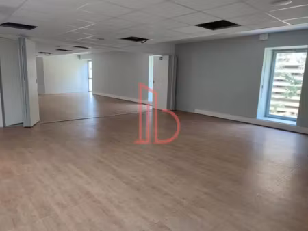 a louer bureaux 987.75m2 bordeaux chartrons