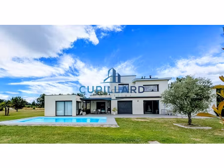 aux portes de riorges  villa contemporaine