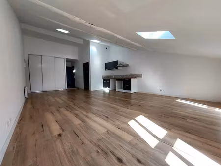 location appartement 3 pièces 61.85 m² à jouques (13490)  885 €