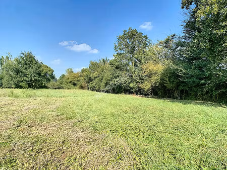 terrain constructible etriche 1253 m2