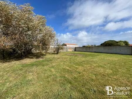 vente terrain au fenouiller (85800) : à vendre / 561m² le fenouiller
