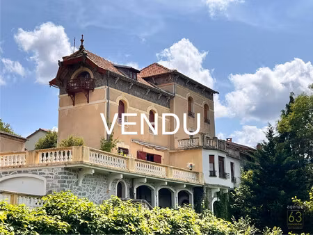 vendu belle bâtisse de 1920 en position dominante   terrasse  g