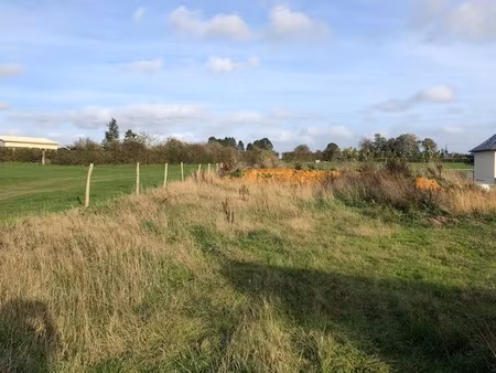 terrain avec des droits à bâtir à vendre à réalcamp
