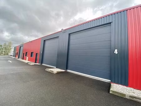 location local d'activités st jean d'illac 890 m²