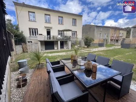 maison 8 pièces 186 m²