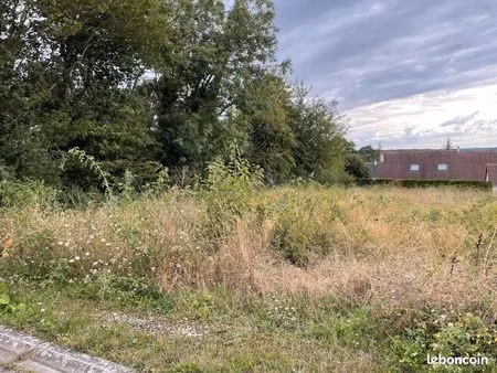 terrain constructible 1077m2