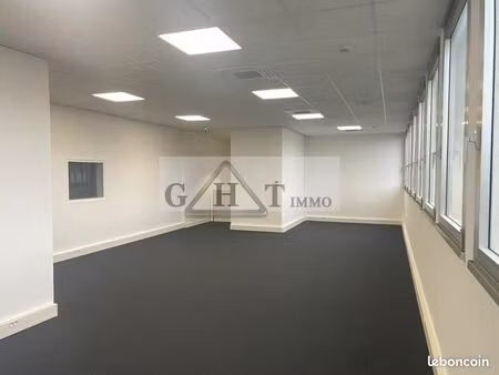 local industriel 374 m²