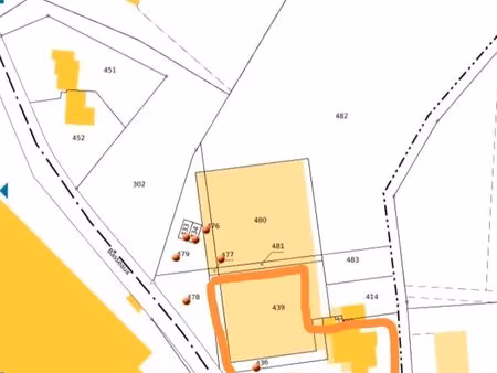 complexe bâtiment commercial avec hangar