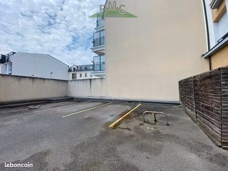 parking/box le plessis bouchard