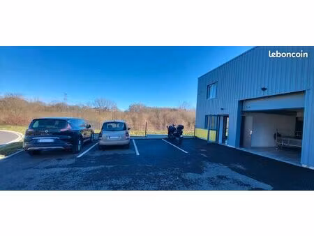 local 276 m² montussan