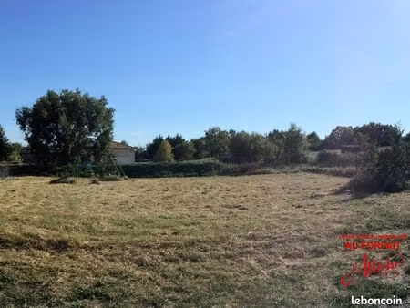 terrain 1530 m² rieumes