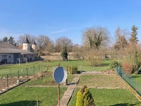 grande maison au calme dans village