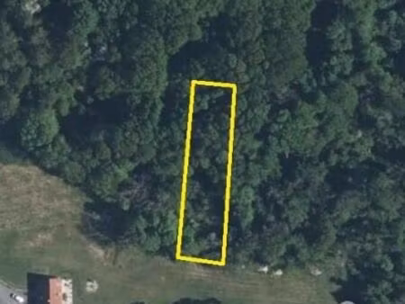 terrain 1053 m² esquerdes