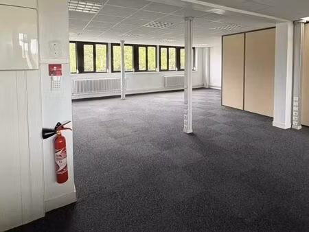 bureaux 114 m²