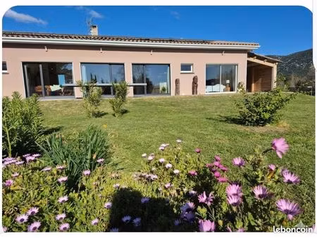 villa 5 pièces 182 m²