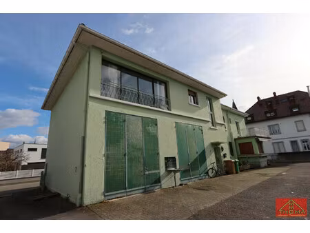 maison mitoyenne d'un côté