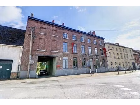 immeuble mixte (commerce + habitation) avec jardin et places