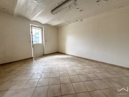 location parking 20 m² à guerville (78930)  190 €