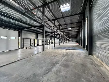 location commerce 972 m² à bourgoin-jallieu (38300)