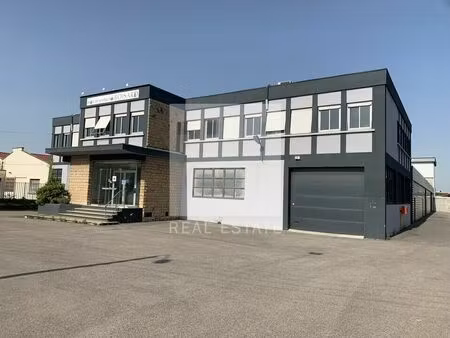 location commerce 2275 m² à décines-charpieu (69150)