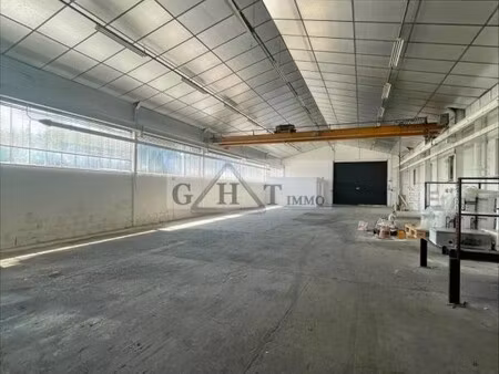 location local commercial